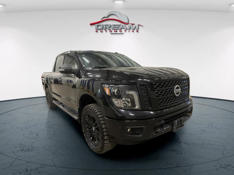 Gray (Magnetic Black) 2018 Nissan Titan Pickup Truck Four-Wheel Drive 7-Speed Automatic