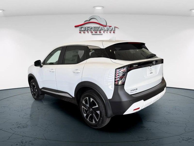 2025 Nissan Kicks SV photo 4
