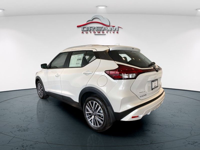2024 Nissan Kicks SV photo 3