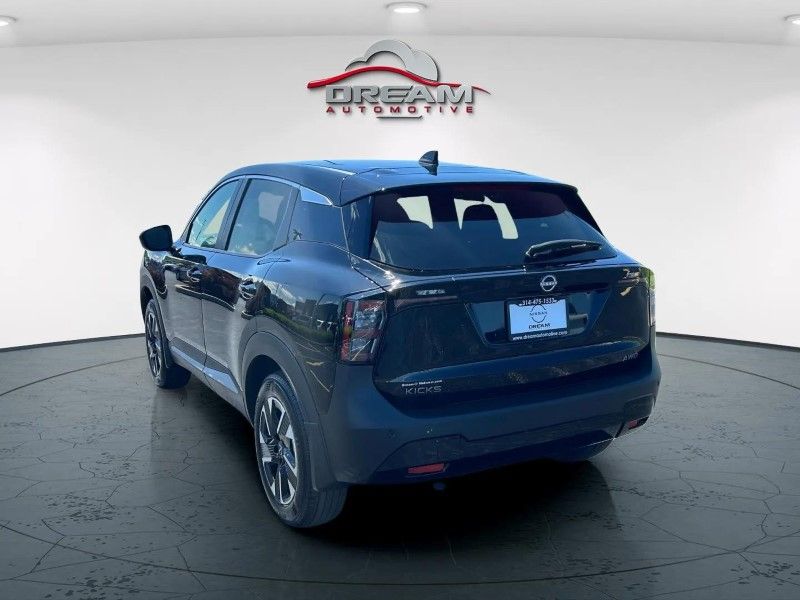2025 Nissan Kicks SV photo 4
