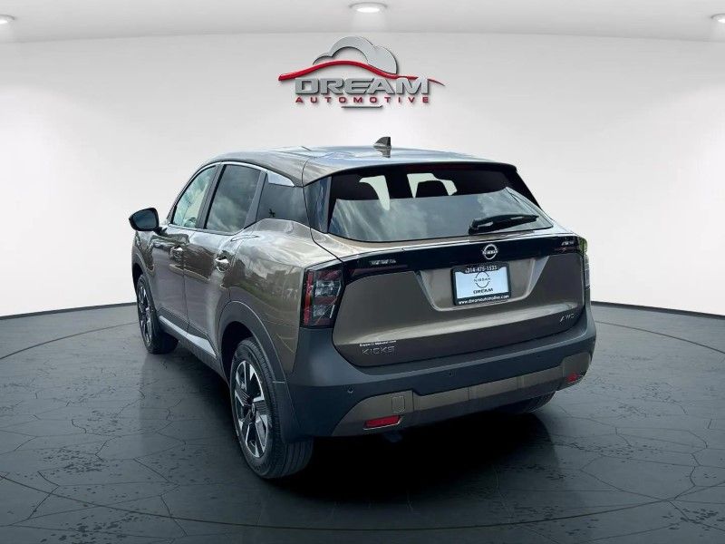 2025 Nissan Kicks SV photo 4