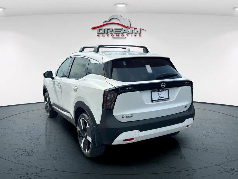 2025 Nissan Kicks SR photo 4
