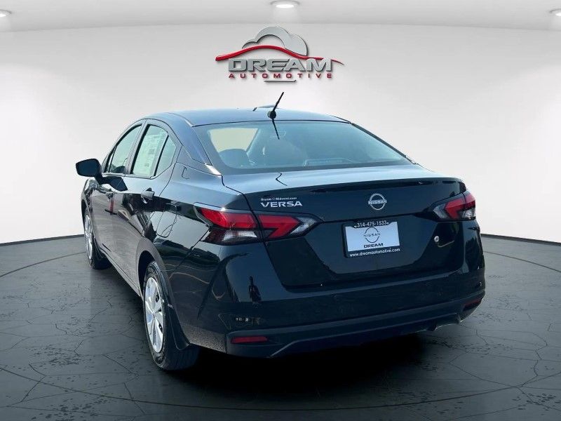 2025 Nissan Versa S photo 4