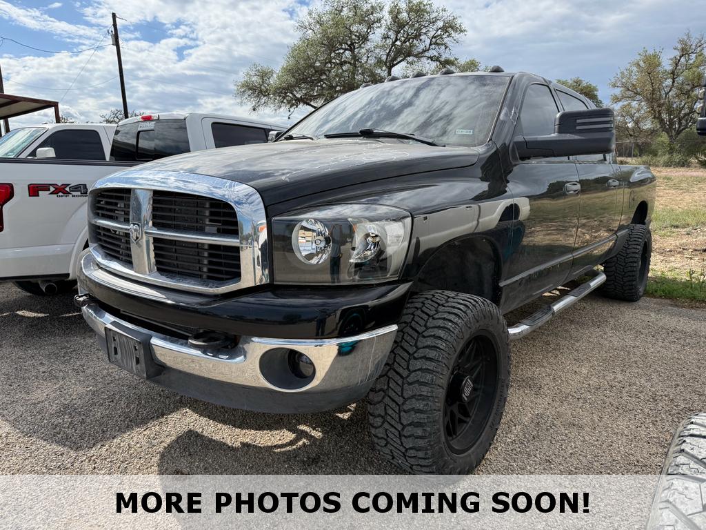 Brilliant Black Crystal Pearlcoat 2006 Dodge RAM 2500 SLT Mega Cab 4WD Pickup Truck Four-Wheel Drive 4-Speed Automatic