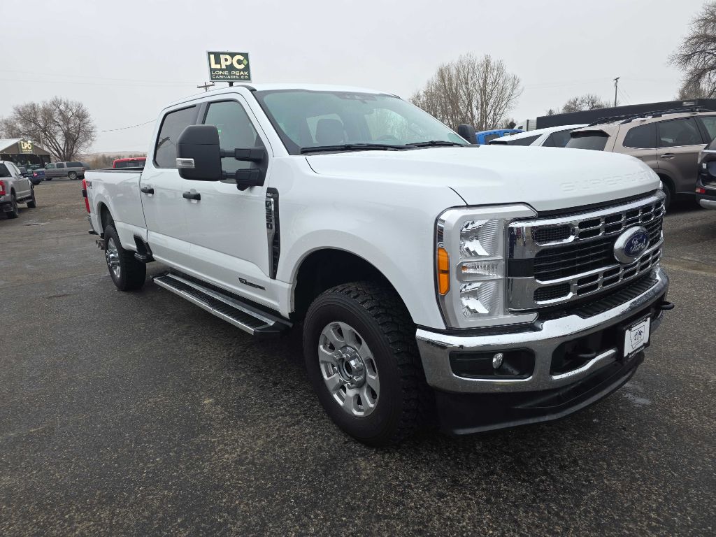 2023 Ford F-350 Super Duty XLT Crew Cab 4WD