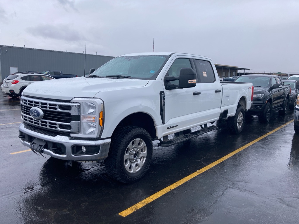 2024 Ford F-350 Super Duty XLT Crew Cab 4WD