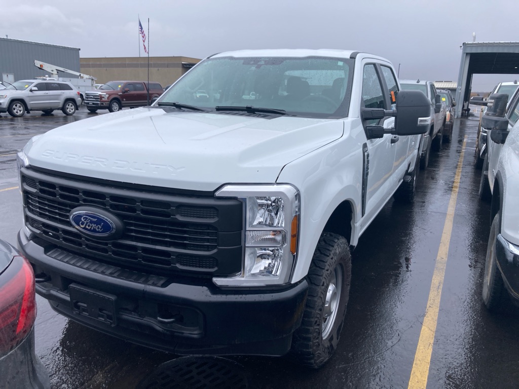 2025 Ford F-350 Super Duty XL Crew Cab 4WD