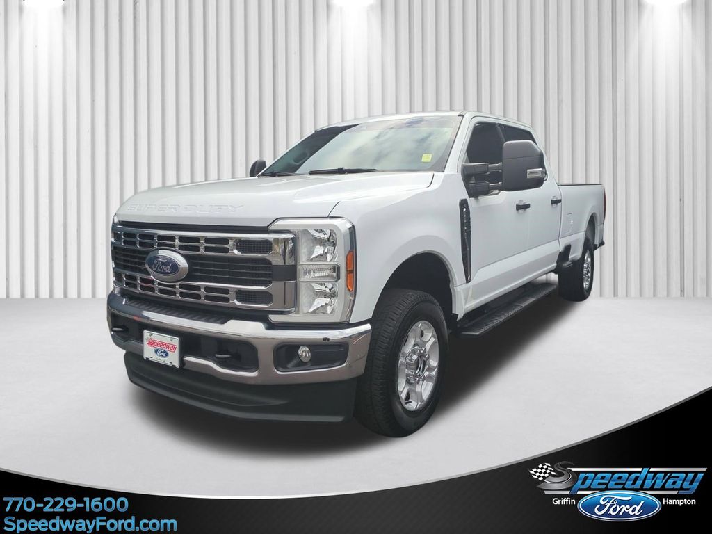2025 Ford F-250 Super Duty XLT Crew Cab 4WD