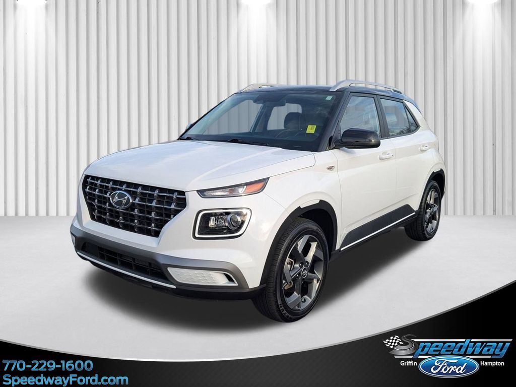 Lunar White w/Black Roof 2025 Hyundai Venue Limited FWD SUV / Crossover Front-Wheel Drive Continuously Variable Transmission