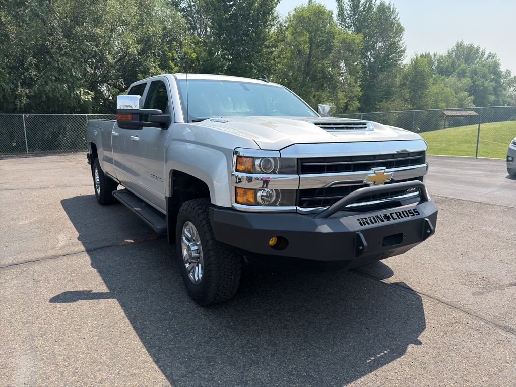 Silver Ice Metallic 2018 Chevrolet Silverado 3500HD Pickup Truck Four-Wheel Drive 6-Speed Automatic