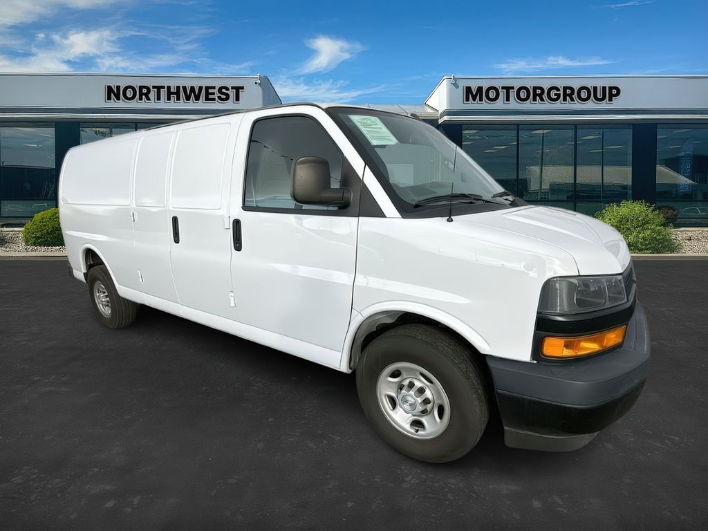 Summit White 2018 Chevrolet Express Cargo 2500 Extended RWD Van Rear-Wheel Drive 6-Speed Automatic