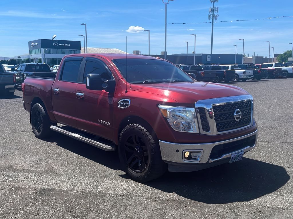 2017 Nissan Titan SV Crew Cab 4WD