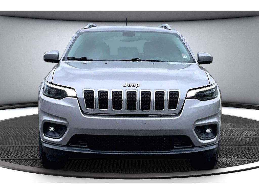 View vehicle photo 4
