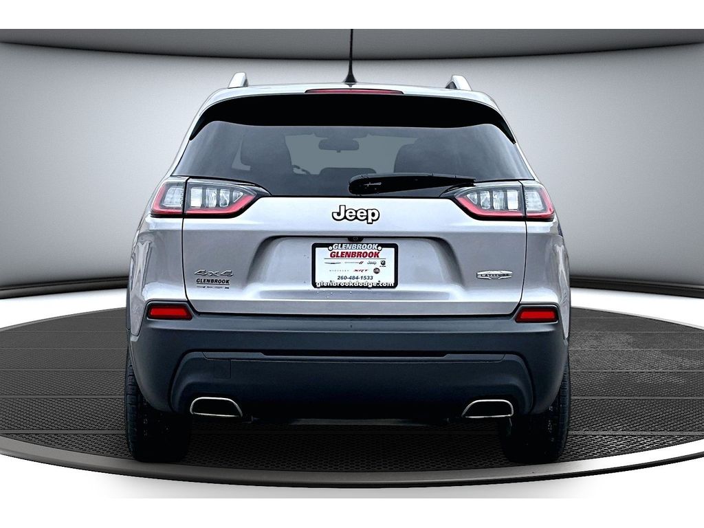 View vehicle photo 6