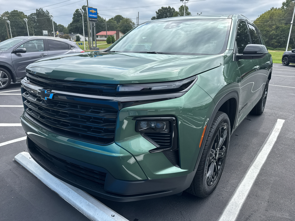 Trillium Green Metallic 2027 Chevrolet Traverse SUV / Crossover Front-Wheel Drive 8-Speed Automatic