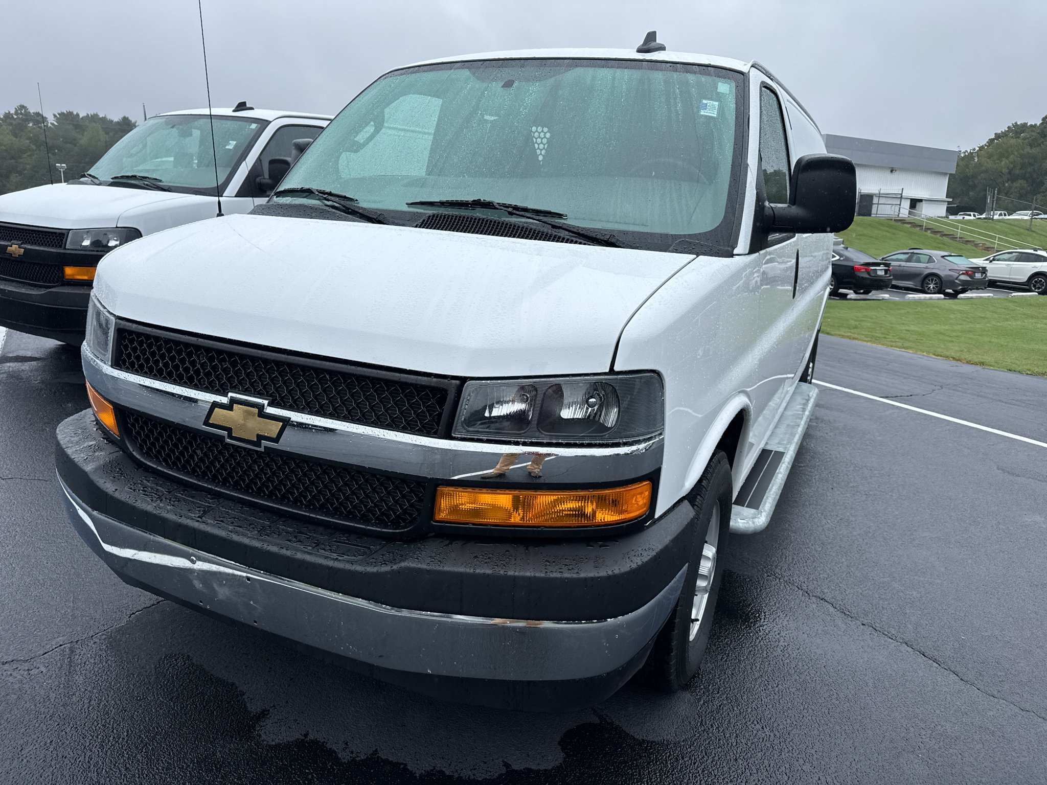 2025 Chevrolet Express Cargo 2500 RWD