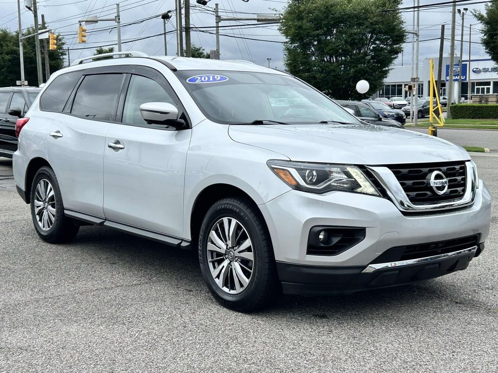 Brilliant Silver Metallic 2019 Nissan Pathfinder SUV / Crossover Four-Wheel Drive Continuously Variable Transmission