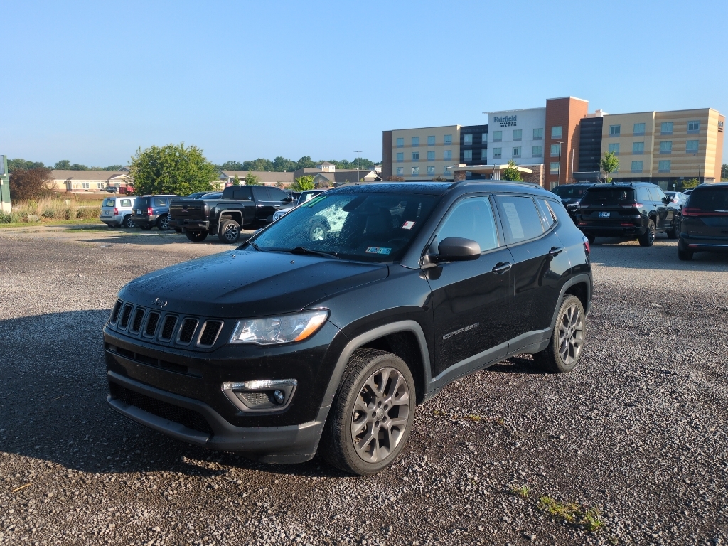 Diamond Black Crystal Pearlcoat 2021 Jeep Compass SUV / Crossover Four-Wheel Drive 9-Speed Automatic