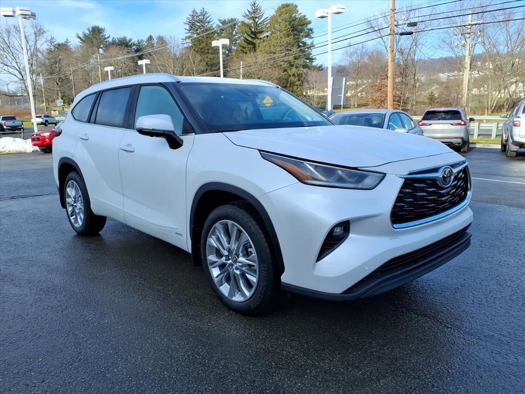 2026 Toyota Highlander Hybrid Limited AWD