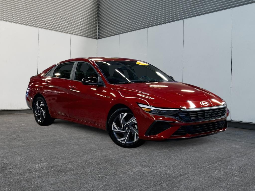 Ultimate Red 2025 Hyundai Elantra SEL Sport FWD Sedan Front-Wheel Drive Continuously Variable Transmission