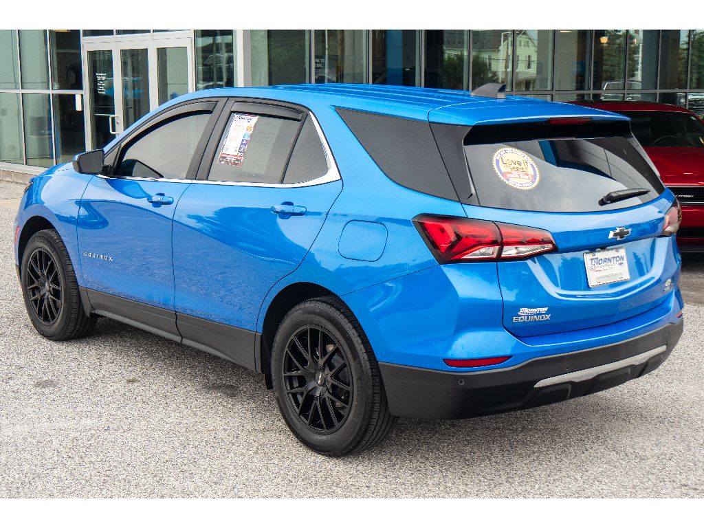View vehicle photo 5