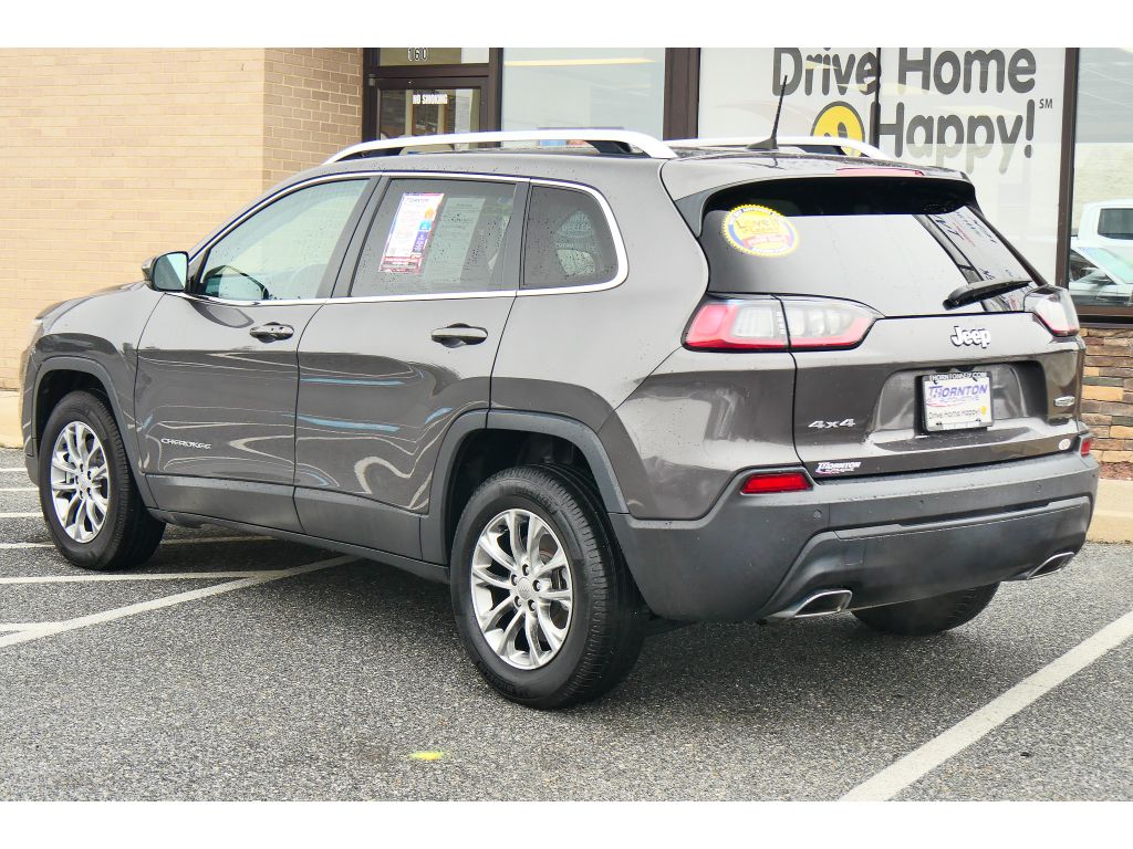 View vehicle photo 5