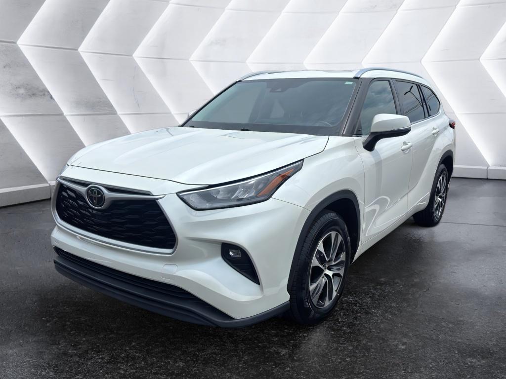 White (Blizzard Pearl) 2020 Toyota Highlander SUV / Crossover Front-Wheel Drive 8-Speed Automatic