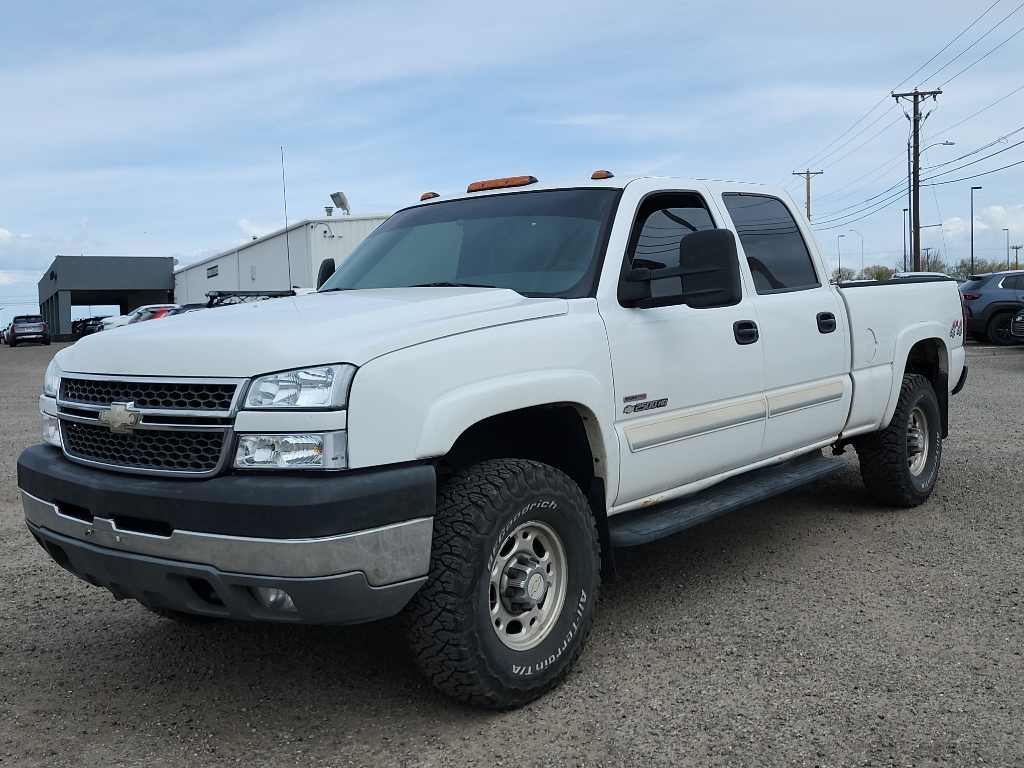 Summit White 2005 Chevrolet Silverado 2500HD LS Crew Cab 4WD Pickup Truck Four-Wheel Drive 5-Speed Manual