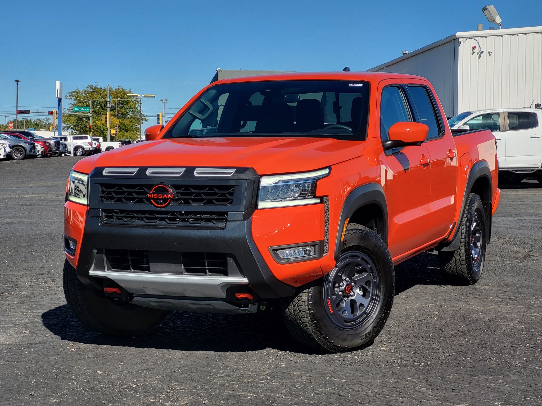 2025 Nissan Frontier PRO-4X Crew Cab 4WD