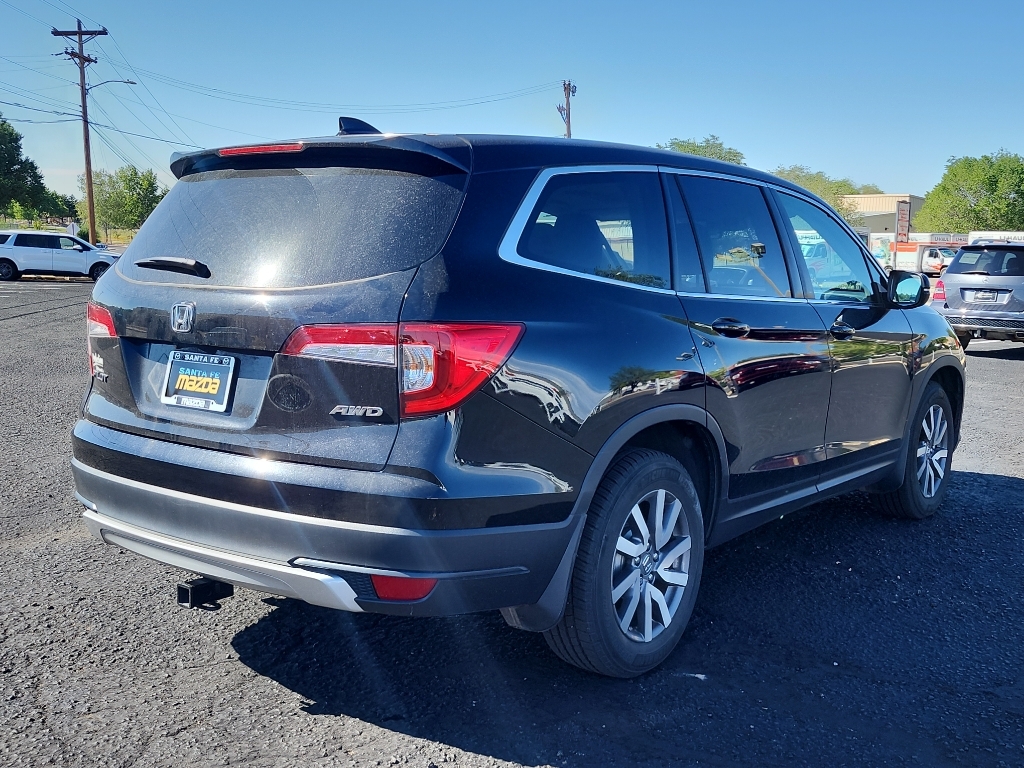 View vehicle photo 6