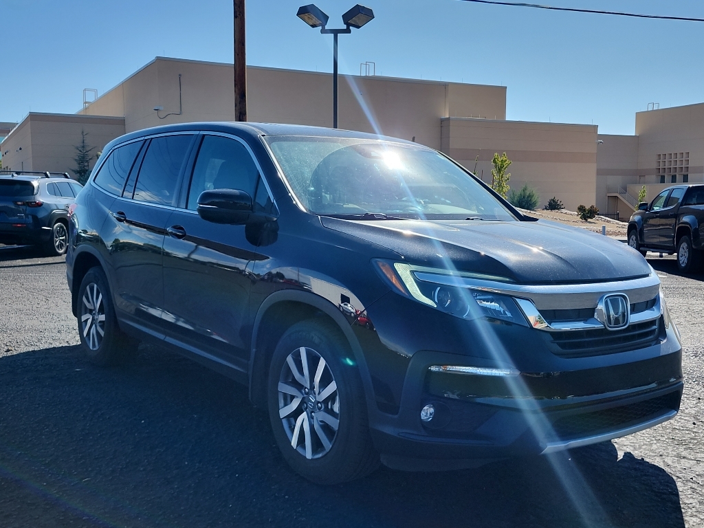 View vehicle photo 3