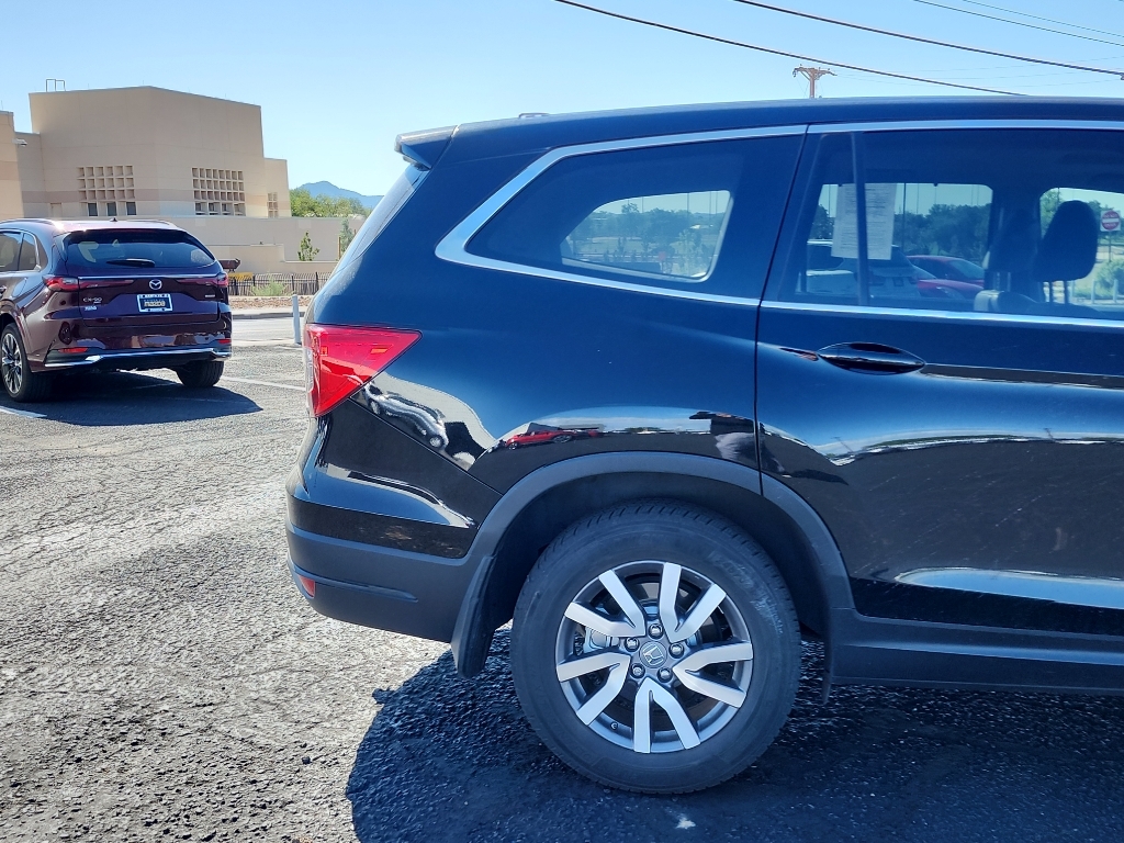 View vehicle photo 5