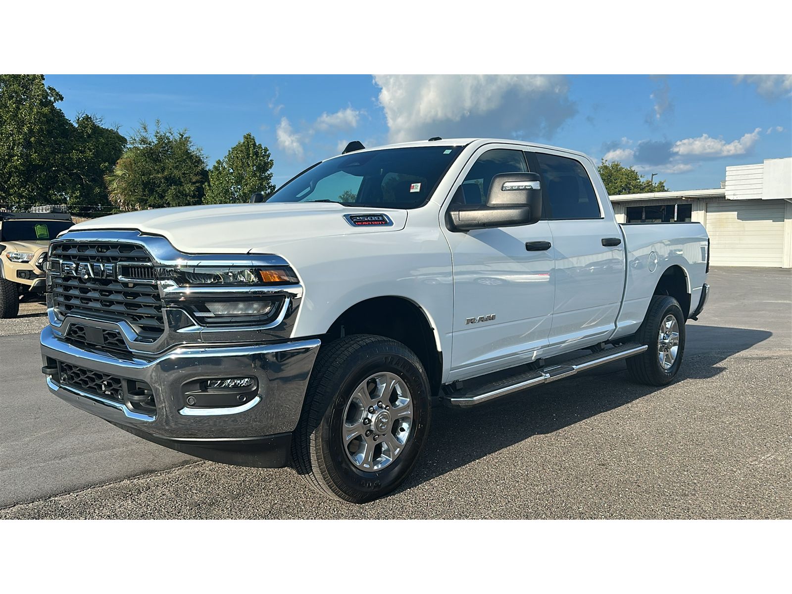 Bright White Clearcoat 2026 RAM 2500 Pickup Truck Four-Wheel Drive 8-Speed Automatic