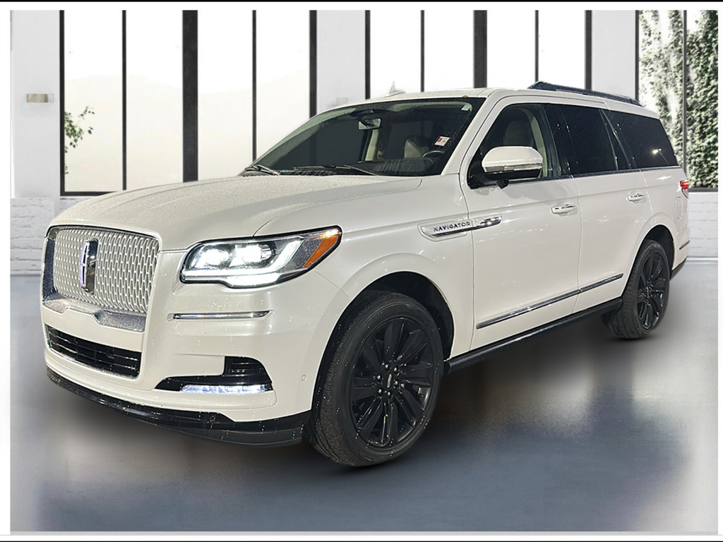 Pristine White Metallic Tri-Coat 2022 Lincoln Navigator SUV / Crossover Four-Wheel Drive Automatic