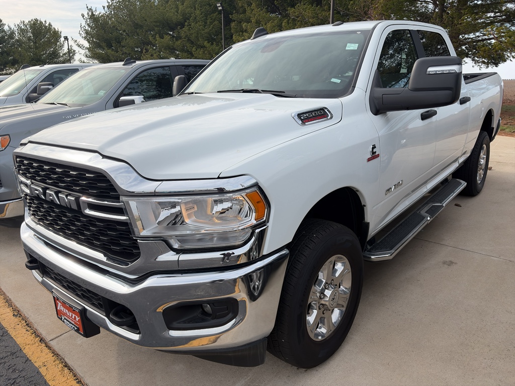 2024 RAM 2500 Big Horn Crew Cab 4WD