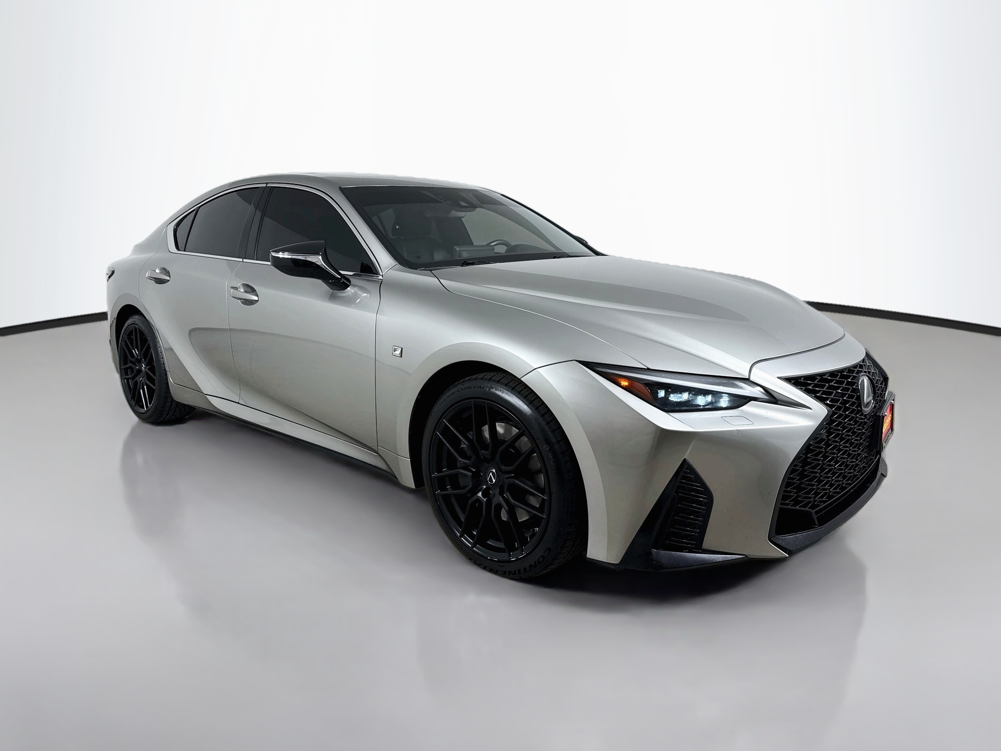 2021 Lexus IS Plata (Atomic Silver) Sedán Tracción en las cuatro ruedas 6 velocidades Automática