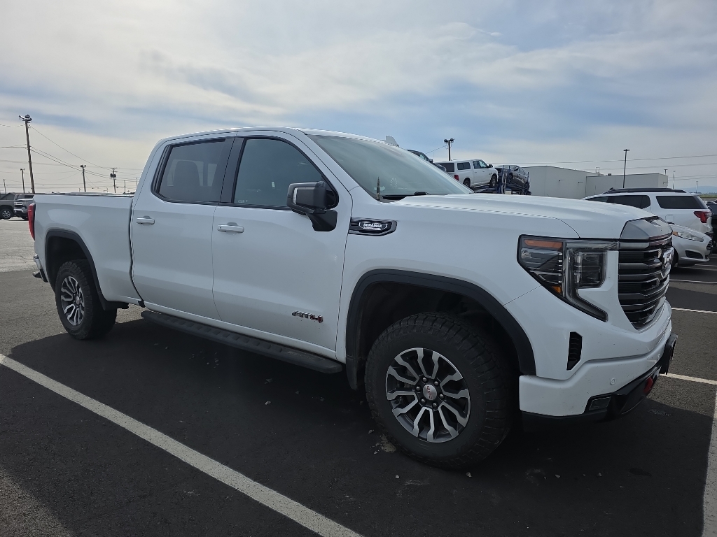 Summit White 2022 GMC Sierra 1500 AT4 Crew Cab 4WD Pickup Truck Four-Wheel Drive Automatic