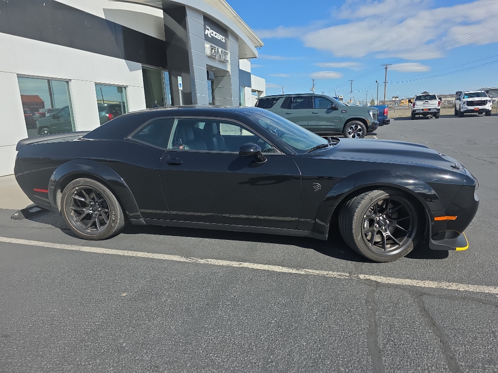 Pitch Black Clearcoat 2023 Dodge Challenger SRT Hellcat Redeye Jailbreak RWD Coupe Rear-Wheel Drive 8-Speed Automatic