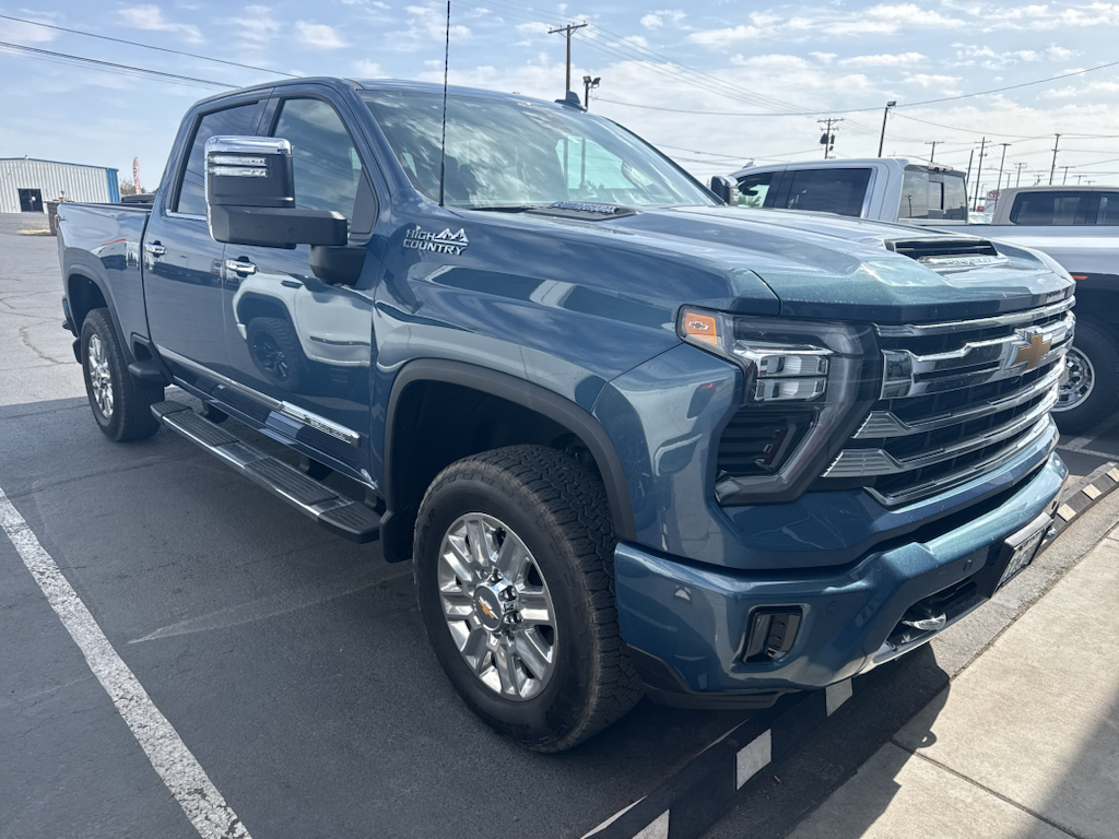 Lakeshore Blue Metallic 2024 Chevrolet Silverado 2500HD Pickup Truck Four-Wheel Drive Automatic