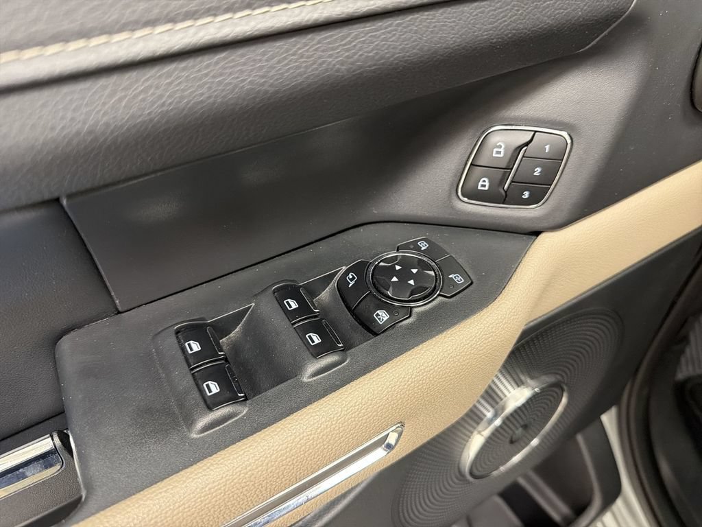Iconic Silver Metallic 2024 Ford Expedition SUV / Crossover Four-Wheel Drive Automatic