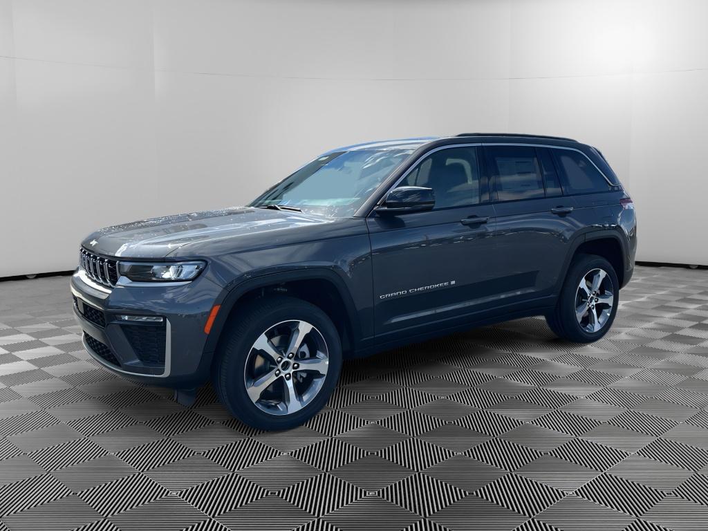 Baltic Gray Metallic Clearcoat 2026 Jeep Grand Cherokee Limited 4WD SUV / Crossover Four-Wheel Drive 8-Speed Automatic