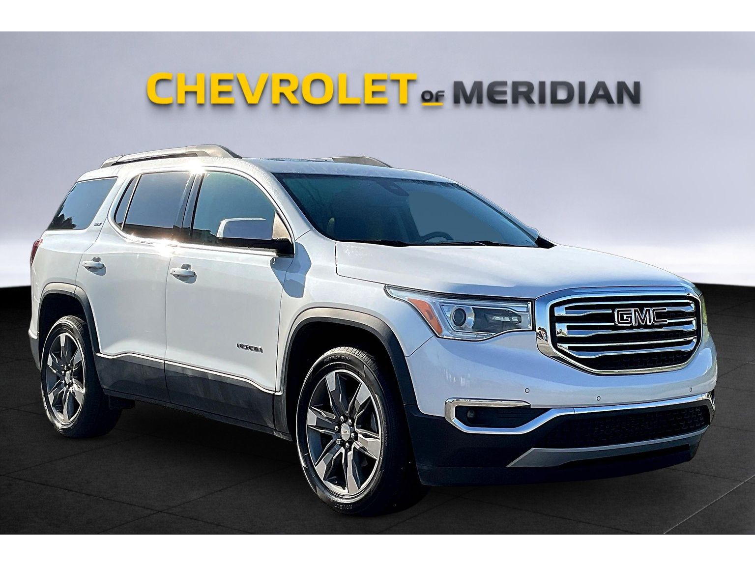 White Frost Tricoat 2018 GMC Acadia SUV / Crossover Front-Wheel Drive 6-Speed Automatic