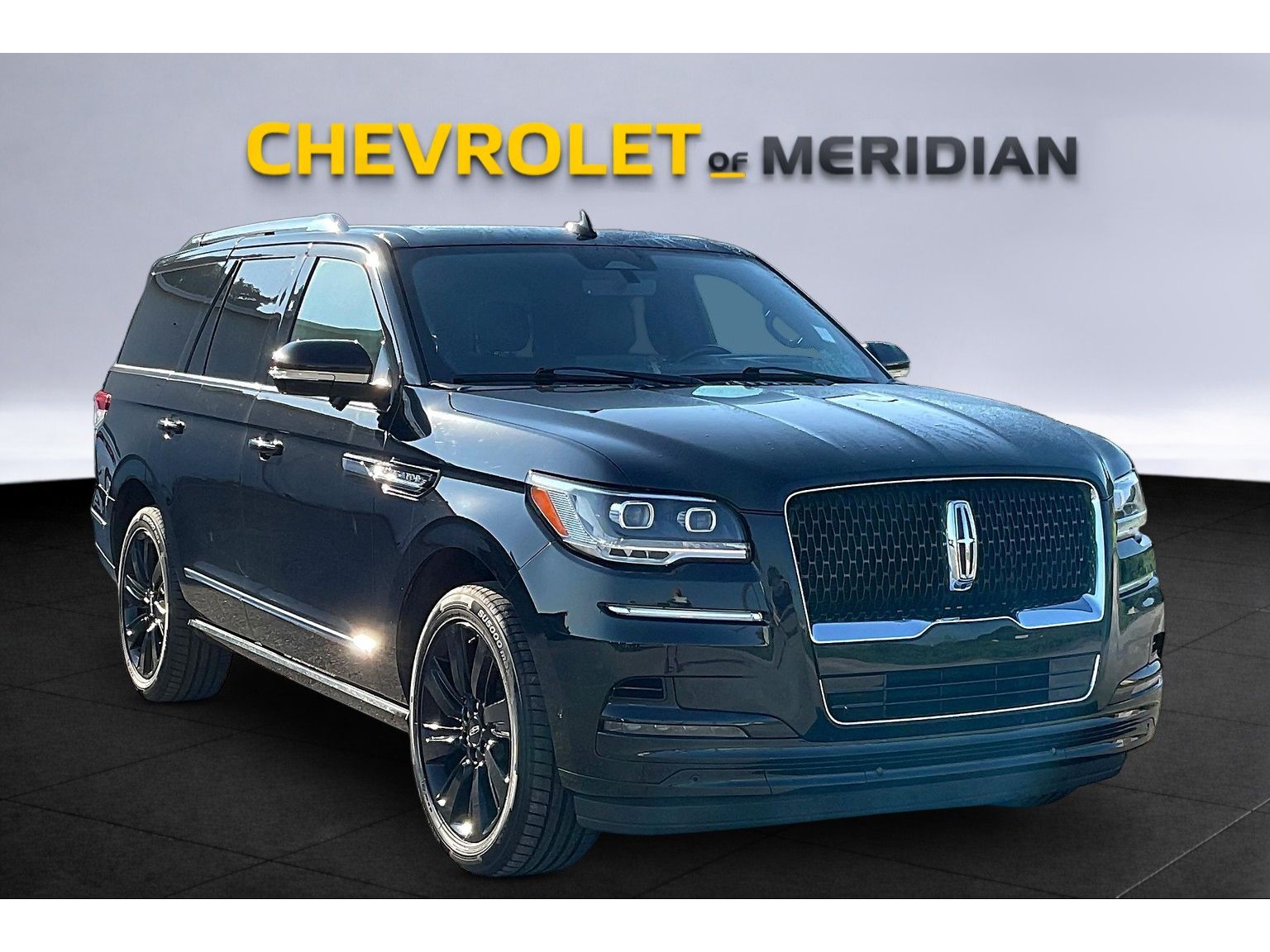 Infinite Black Metallic Clearcoat 2023 Lincoln Navigator SUV / Crossover Four-Wheel Drive Automatic