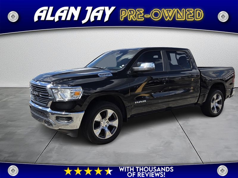 Diamond Black Crystal Pearlcoat 2024 RAM 1500 Laramie Crew Cab RWD Pickup Truck 4X2 8-Speed Automatic