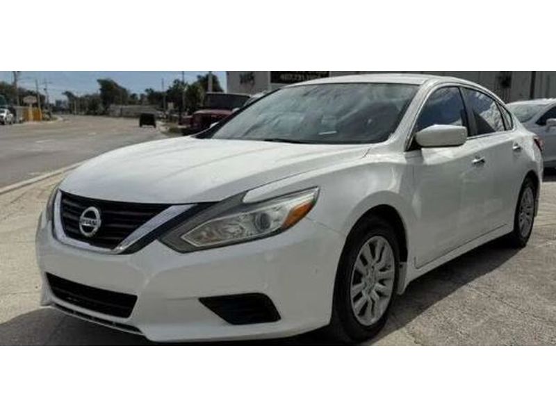 Pearl White 2017 Nissan Altima 2.5 S Sedan Front-Wheel Drive Continuously Variable Transmission