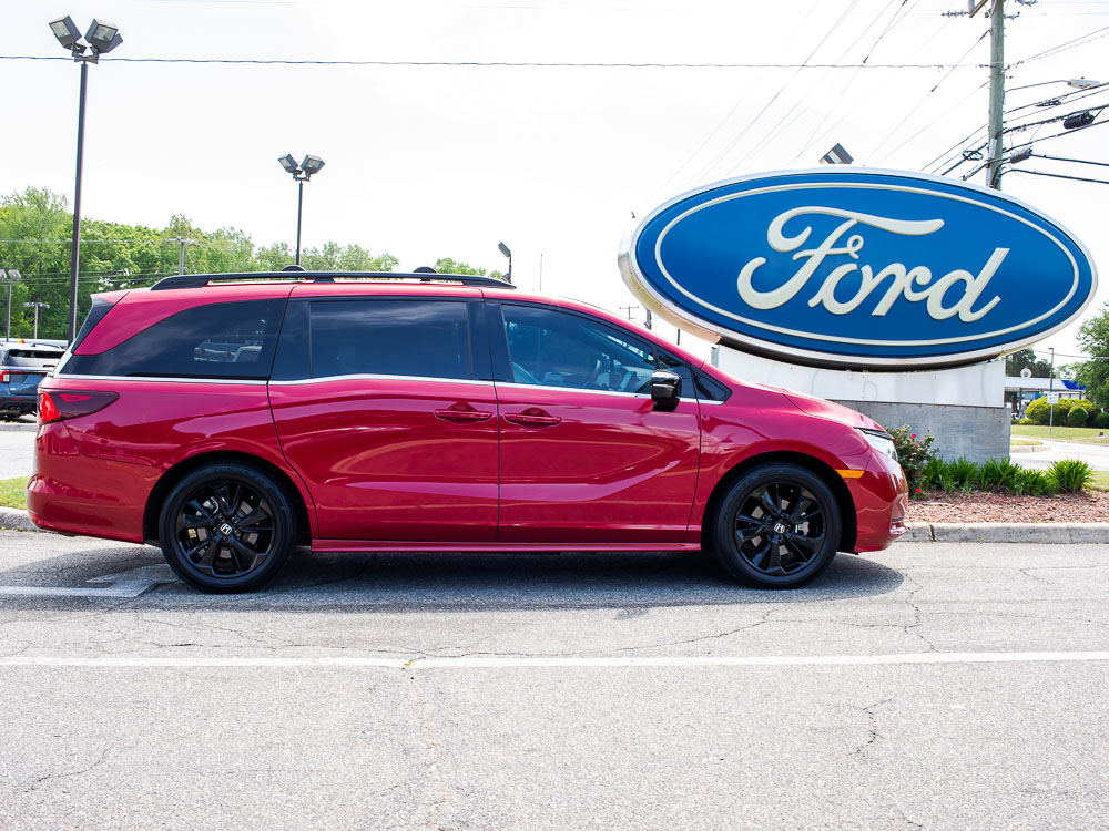 Radiant Red Metallic II 2024 Honda Odyssey Sport FWD Minivan Front-Wheel Drive Automatic