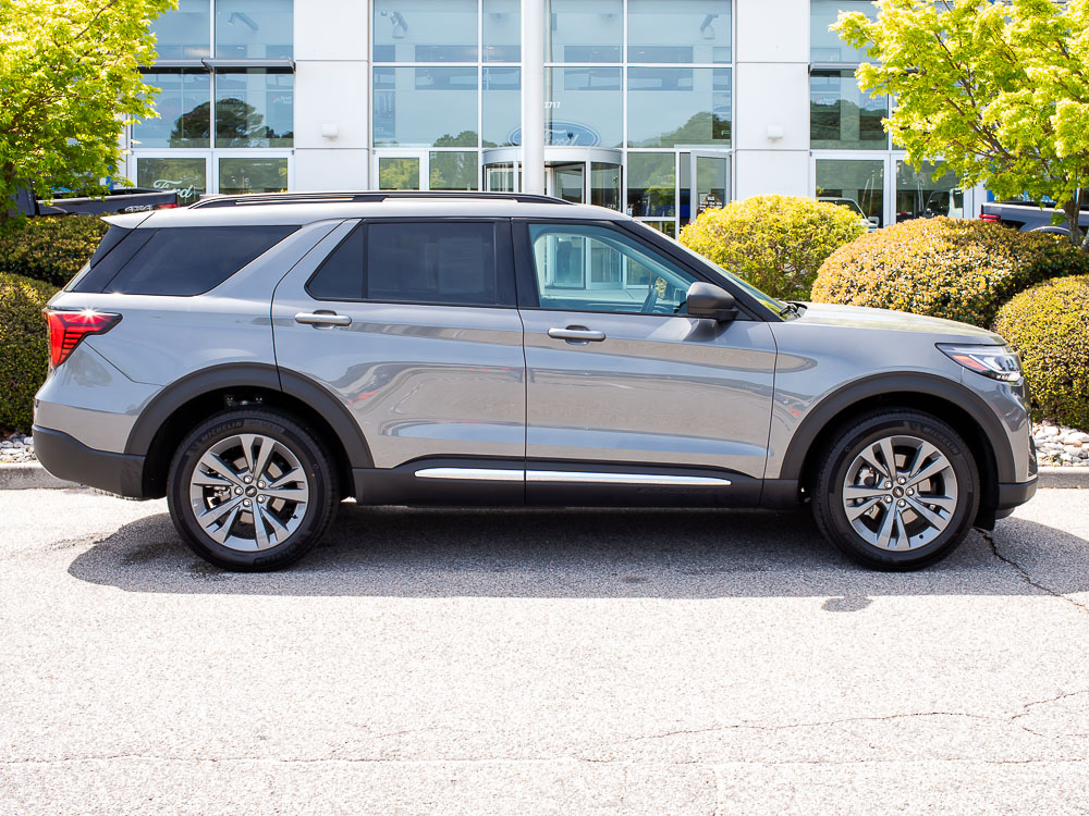 Carbonized Gray Metallic 2025 Ford Explorer Active AWD SUV / Crossover All-Wheel Drive Automatic