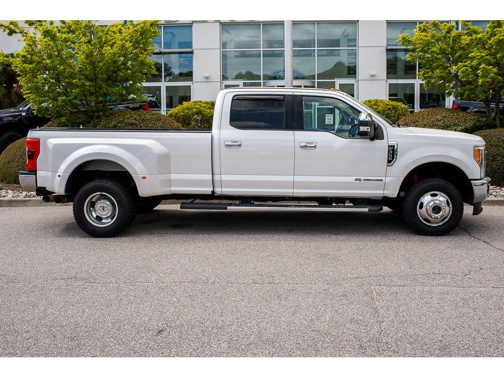 White Platinum Metallic Tri-Coat 2017 Ford F-350 Super Duty Lariat Crew Cab LB DRW 4WD Pickup Truck Four-Wheel Drive 6-Speed Automatic