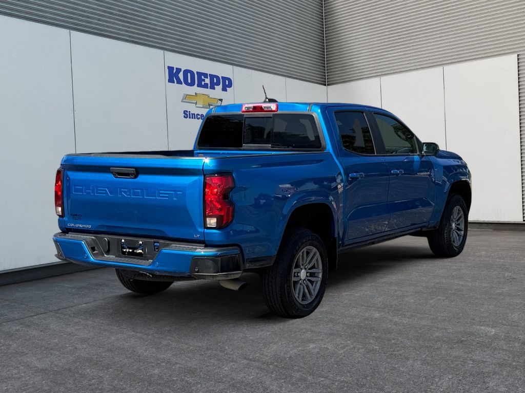 View vehicle photo 5