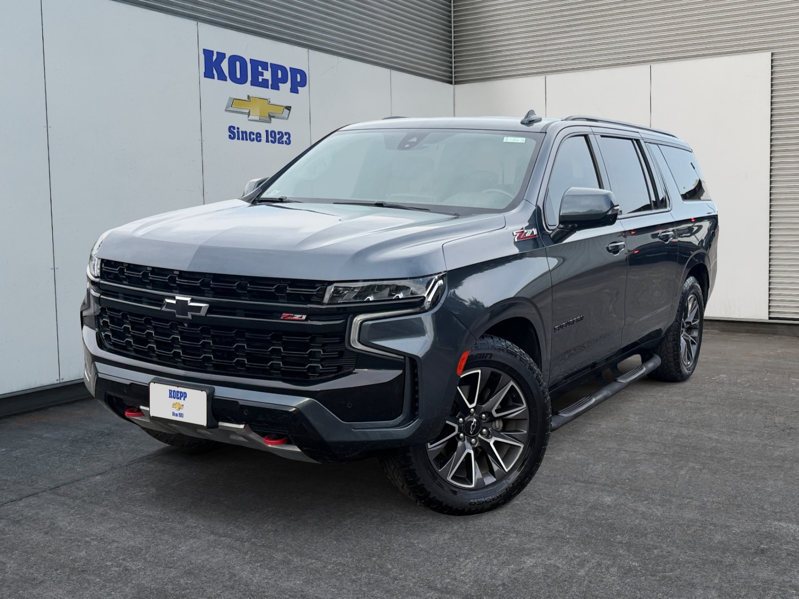 Shadow Gray Metallic 2021 Chevrolet Suburban SUV / Crossover Four-Wheel Drive Automatic